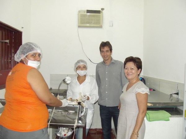 Prefeito Endrigo e a Vice Marina visitando o local de atendi