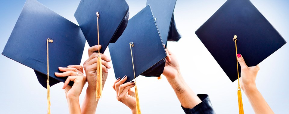 Estudantes foram contemplados com a bolsa de estudo 